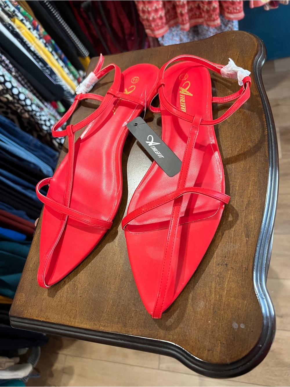 Amalfi Red Strappy Pointed-Toe Flat Sandals size 10